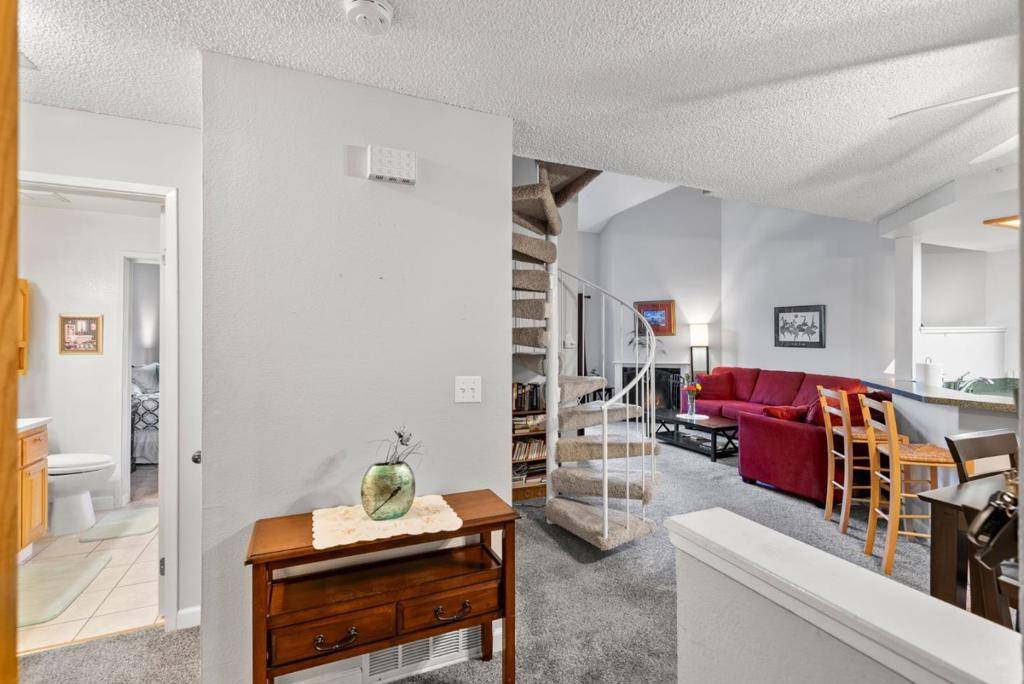 Hayward, CA 94545,25930 Kay AVE #301
