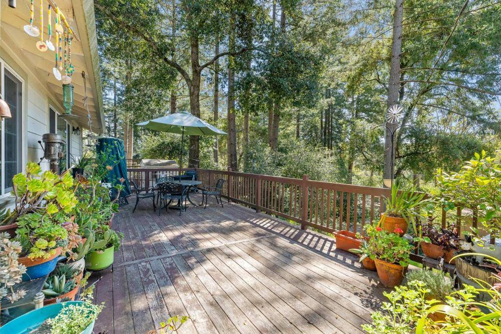 Felton, CA 95018,554 Madrona AVE