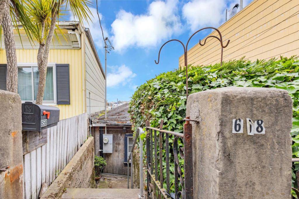 San Francisco, CA 94112,658 Lisbon ST