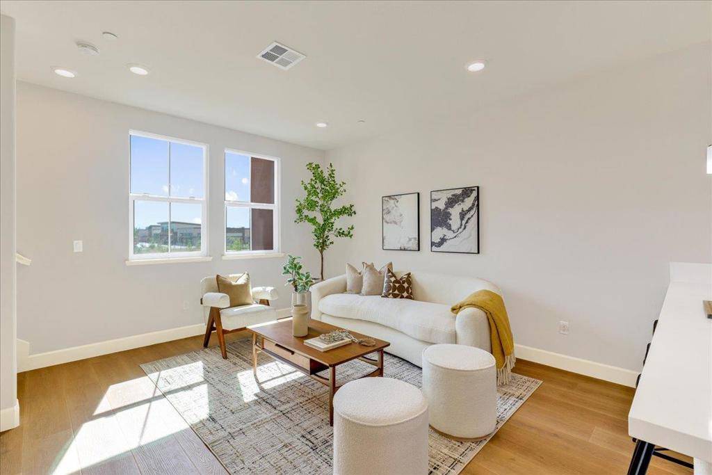 San Jose, CA 95131,1011 Bellante LN #4