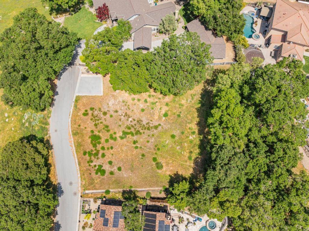 Gilroy, CA 95020,2391 Mantelli DR