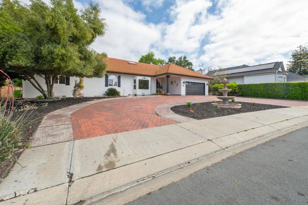 Hollister, CA 95023,945 S Ridgemark DR