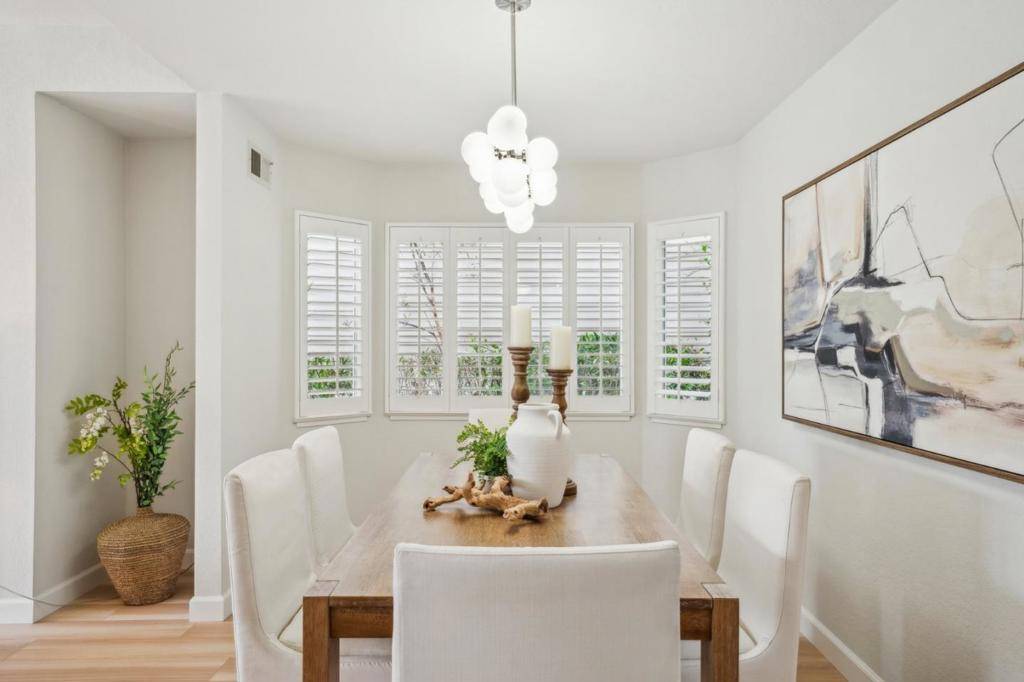 Foster City, CA 94404,1170 Dover LN