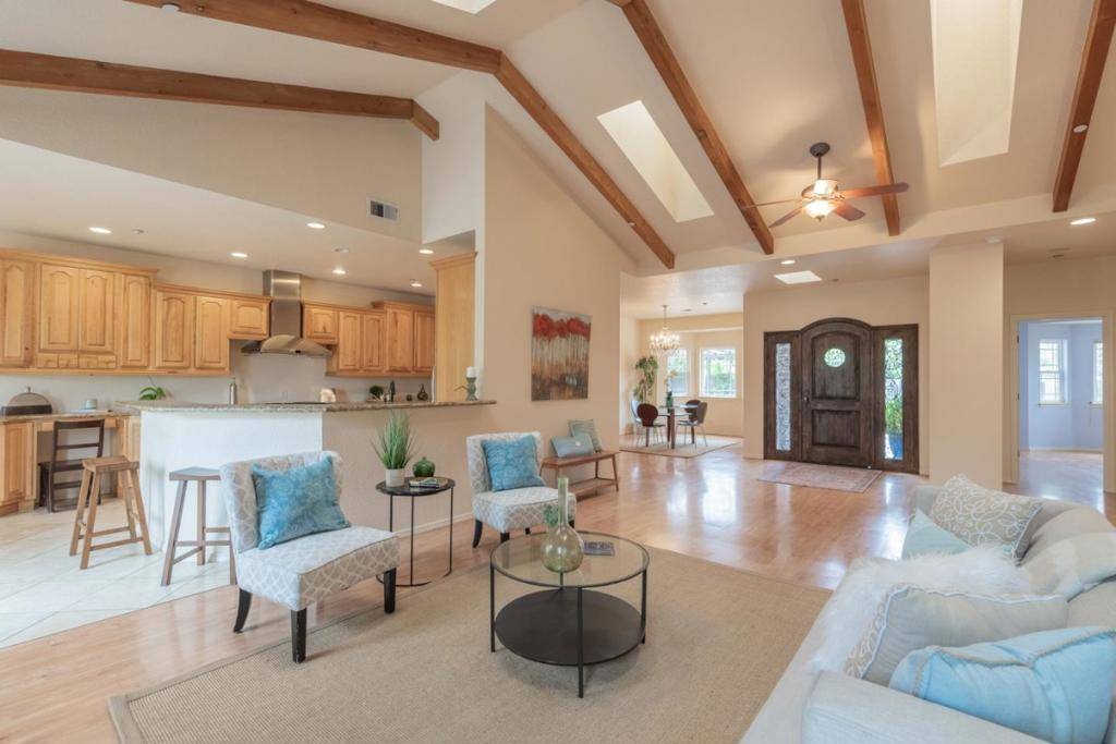 Salinas, CA 93907,10233 Reese CIR