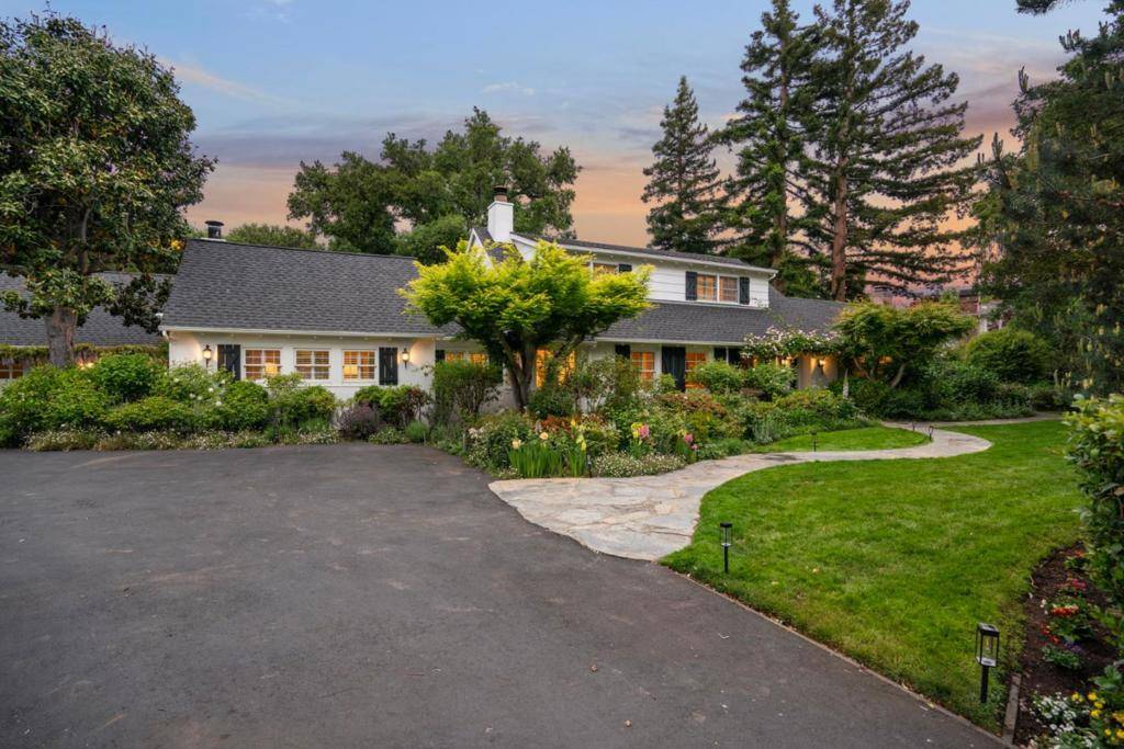 Atherton, CA 94027,37 Lupin LN