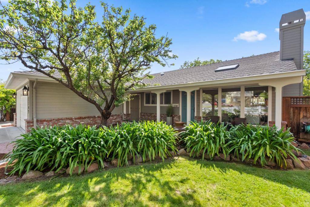 Redwood City, CA 94061,2749 Briarfield AVE