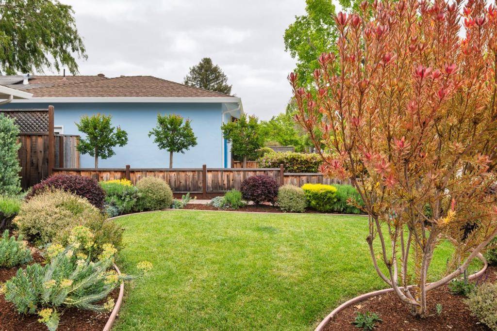 Redwood City, CA 94061,2627 Hampton AVE