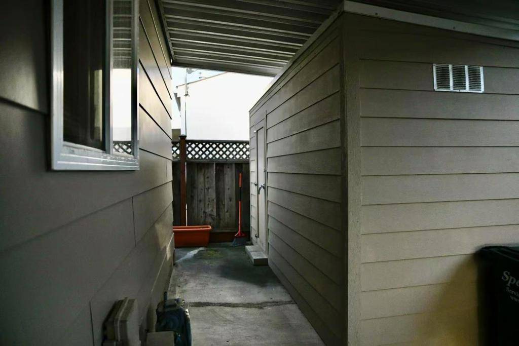 Sunnyvale, CA 94089,1225 Vienna DR
