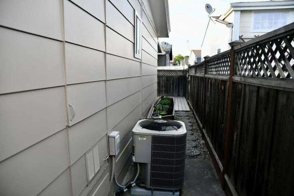 Sunnyvale, CA 94089,1225 Vienna DR
