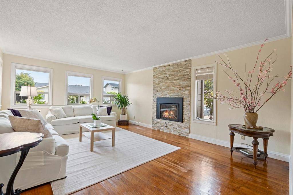 Foster City, CA 94404,266 Curlew CT