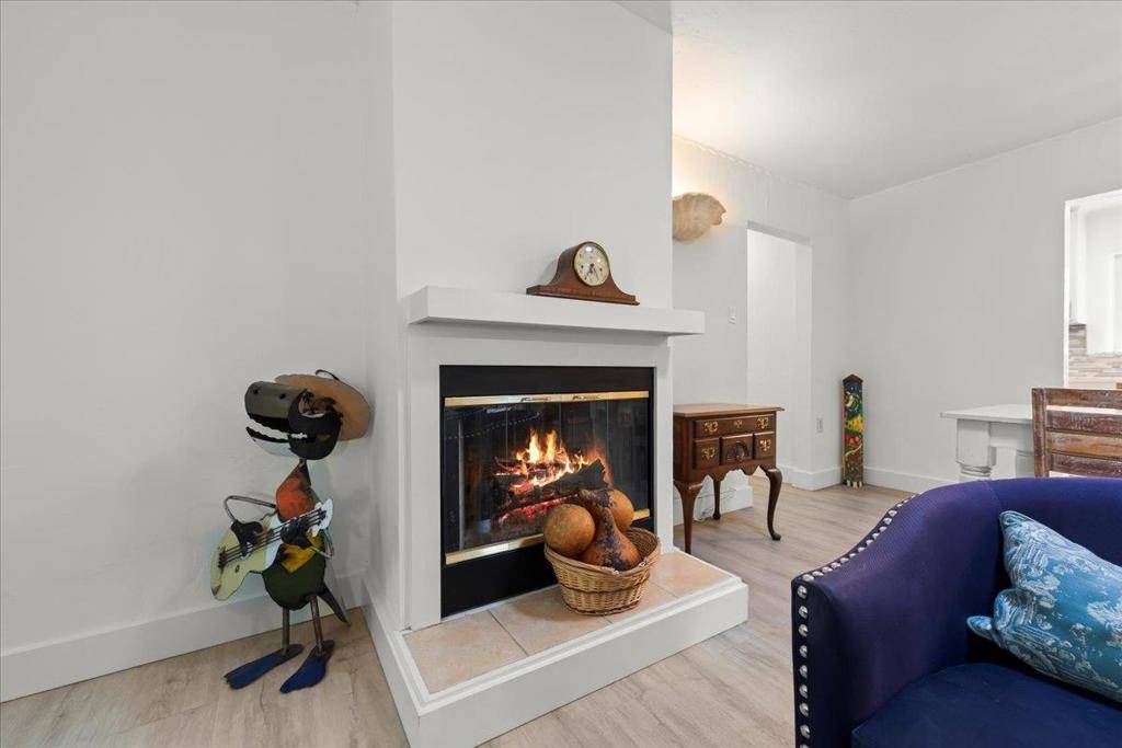 Redwood City, CA 94062,831 Canyon RD