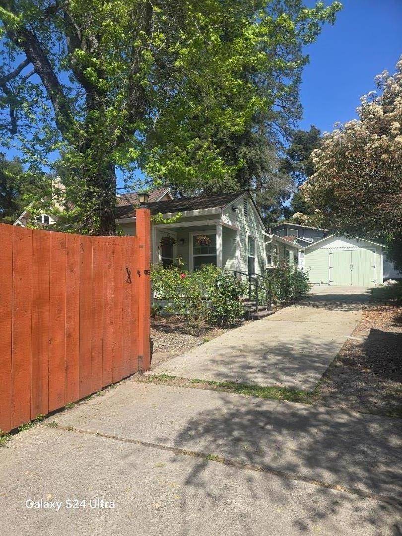 Ben Lomond, CA 95005,8494 Glen Arbor RD