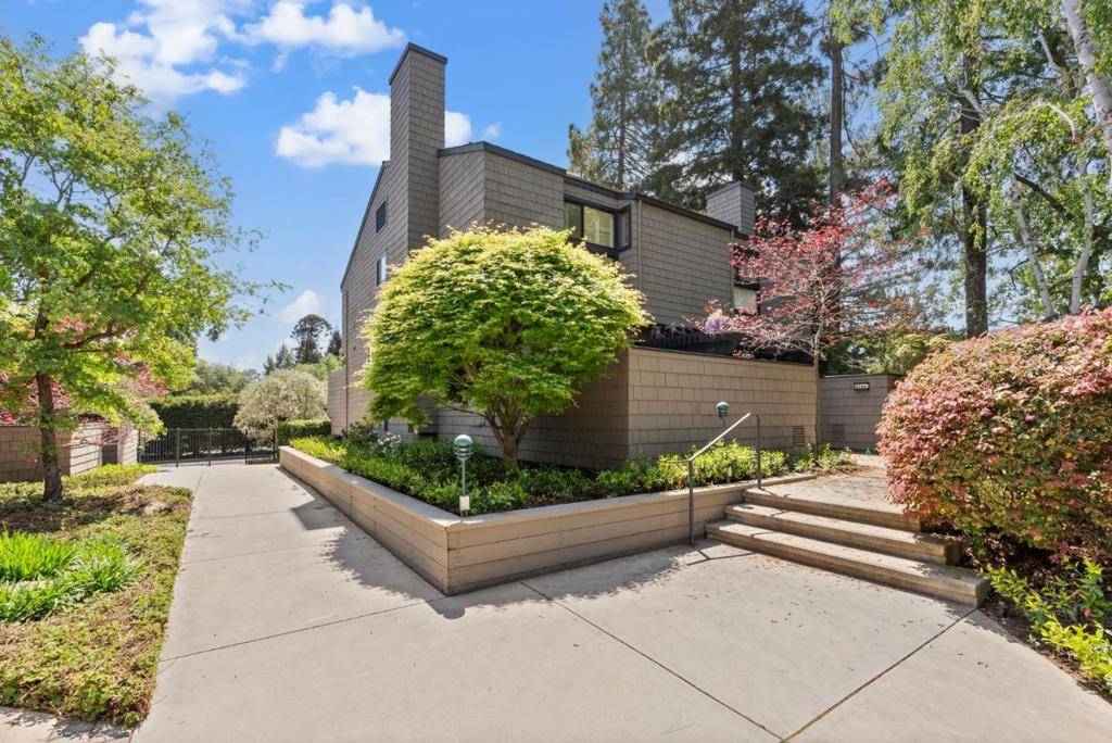 Menlo Park, CA 94025,2142 Sand Hill RD