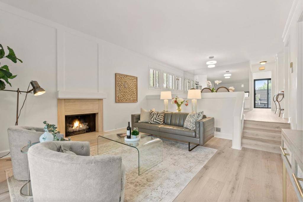 Menlo Park, CA 94025,2142 Sand Hill RD