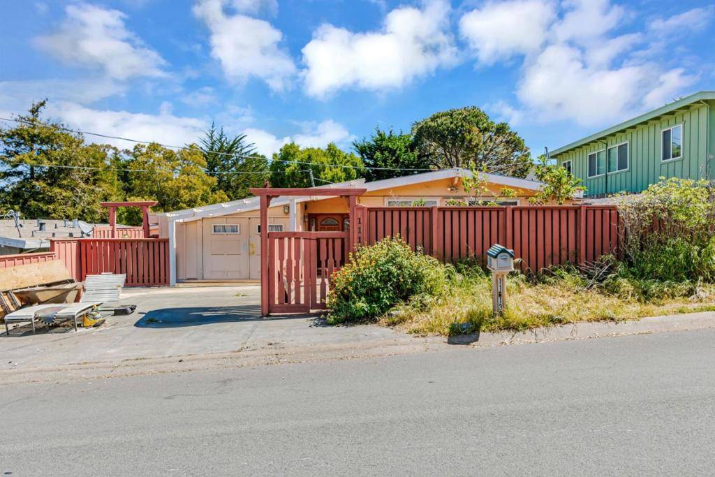 Pacific Grove, CA 93950,1113 Patterson LN