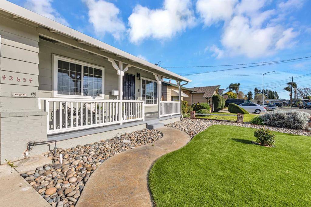 Fremont, CA 94538,42654 Roberts AVE