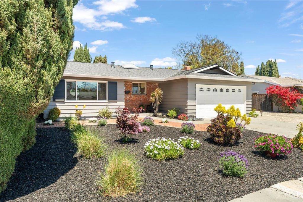 Campbell, CA 95008,861 W Latimer AVE