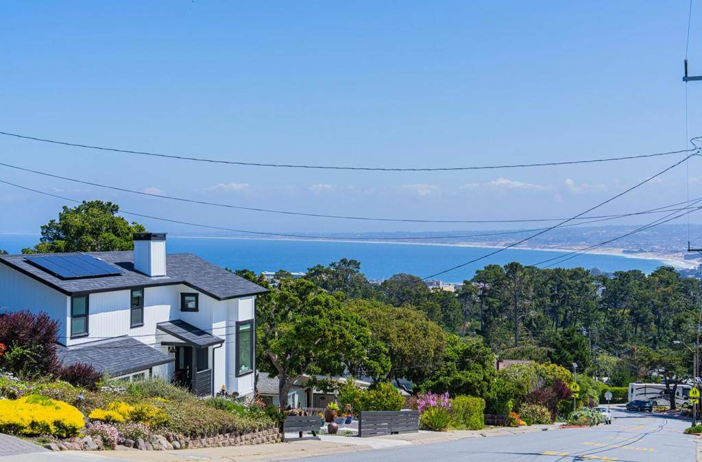 Monterey, CA 93940,189 Via Gayuba