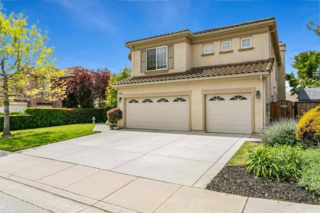 Morgan Hill, CA 95037,18345 Serra Avenida