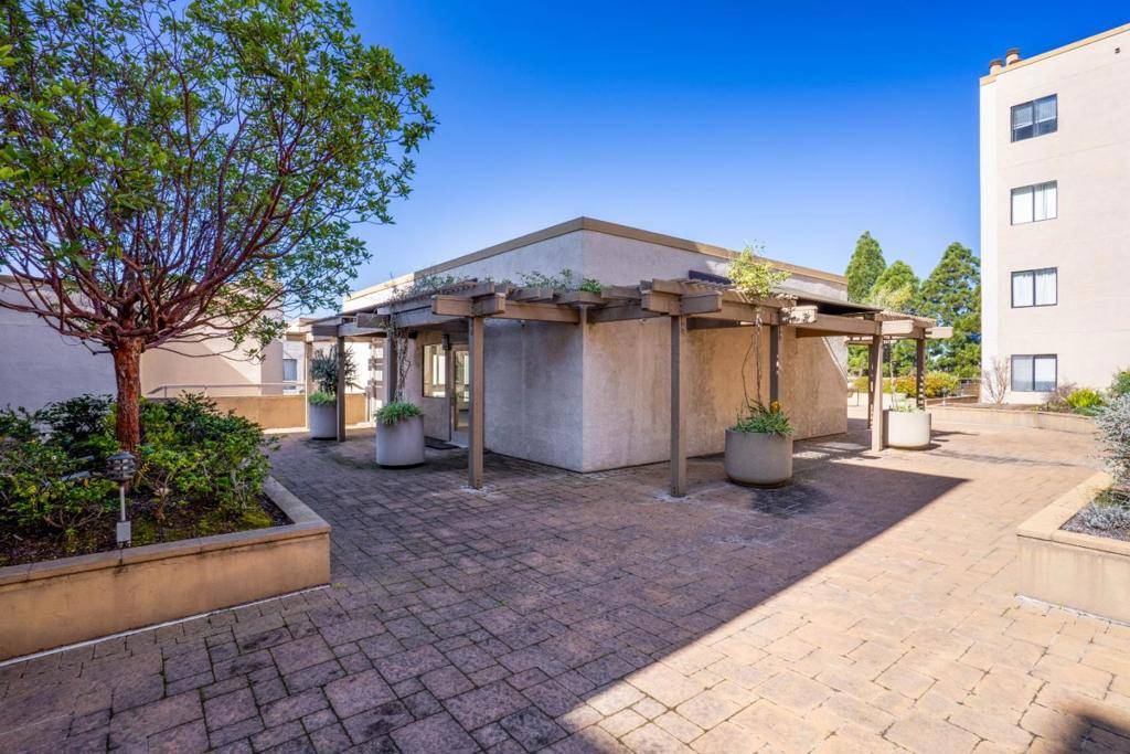 Albany, CA 94706,545 Pierce ST #3301