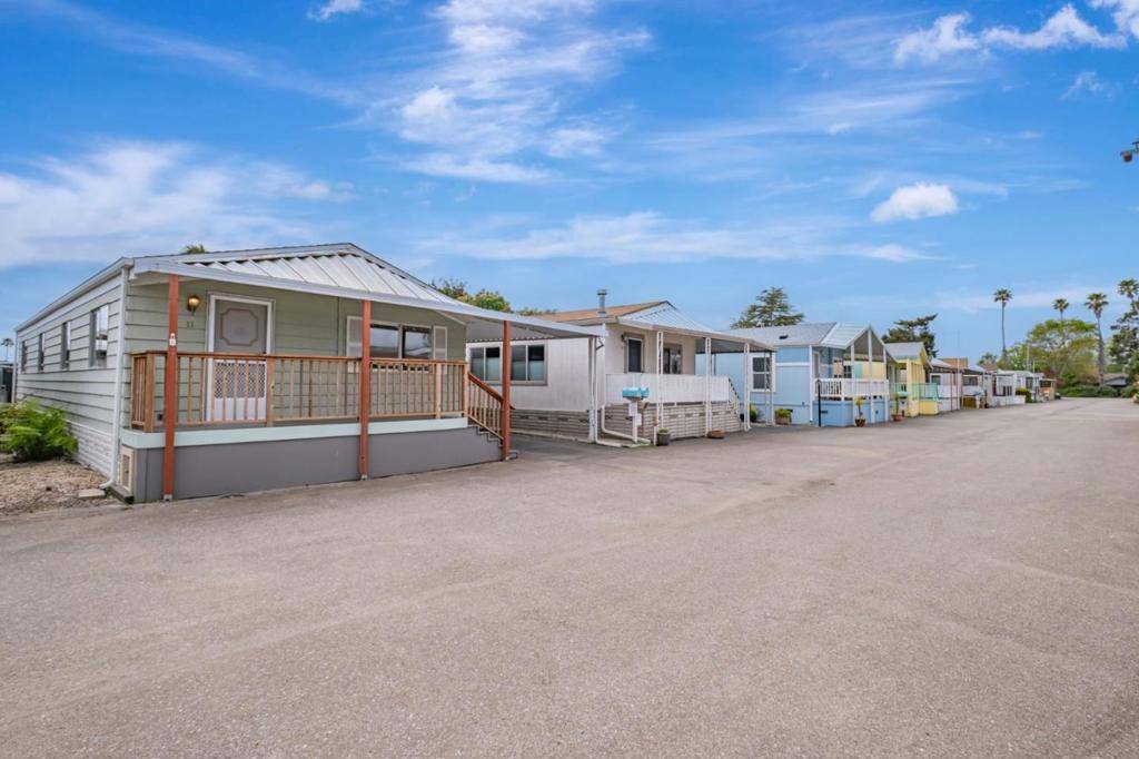 Santa Cruz, CA 95062,998 38th AVE