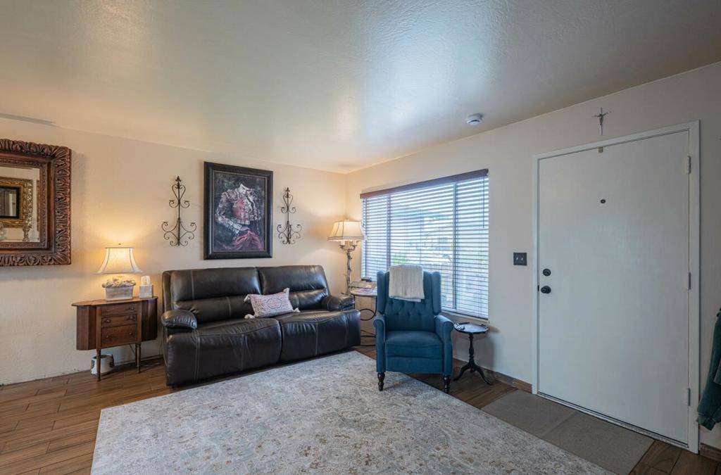 Salinas, CA 93906,578 Calaveras DR