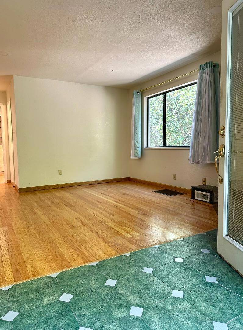 Burlingame, CA 94010,3038 Canyon RD