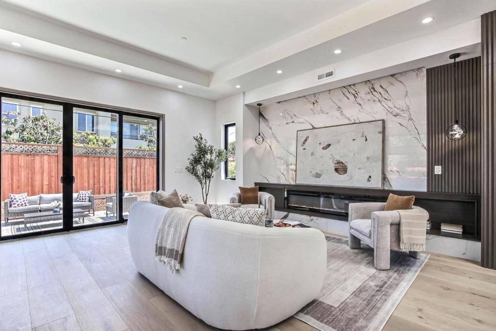 Cupertino, CA 95014,902 Sage CT