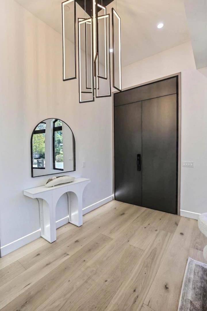 902 Sage CT Cupertino, CA 95014