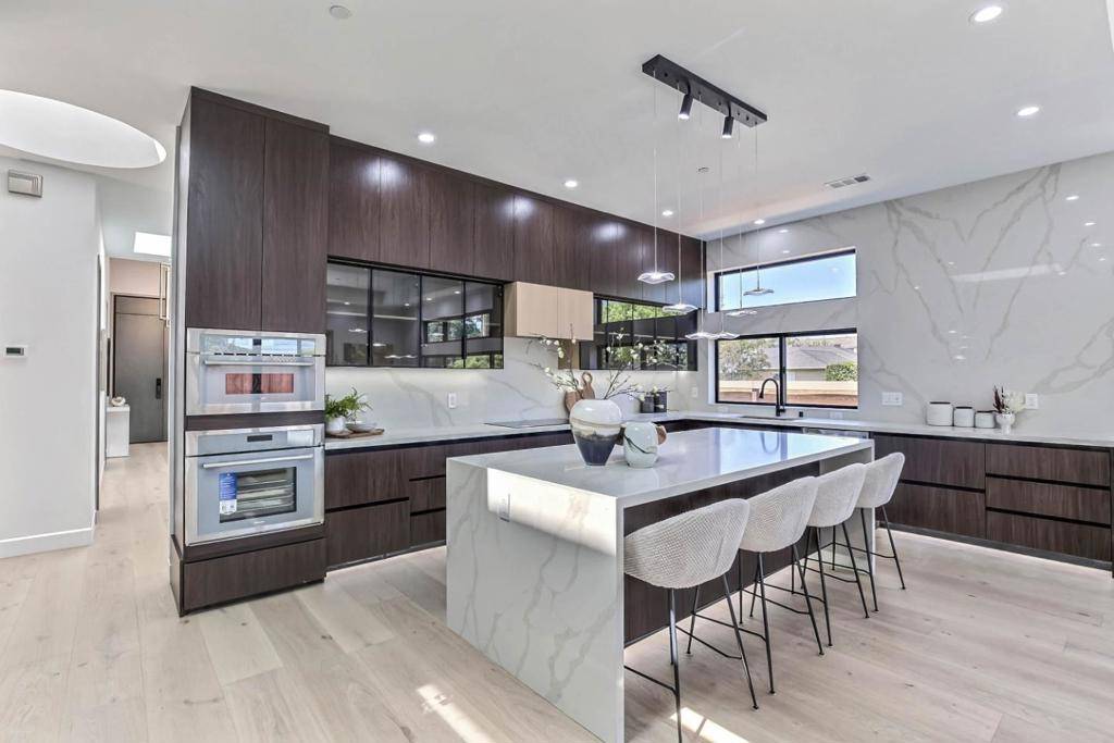 902 Sage CT Cupertino, CA 95014