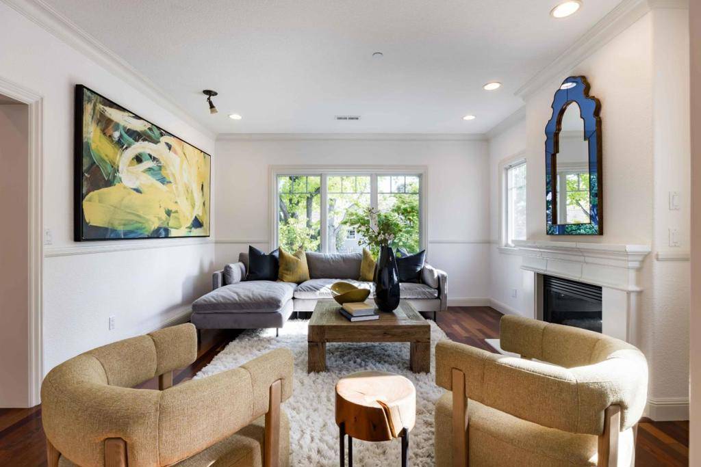 Palo Alto, CA 94303,204 Walter Hays DR