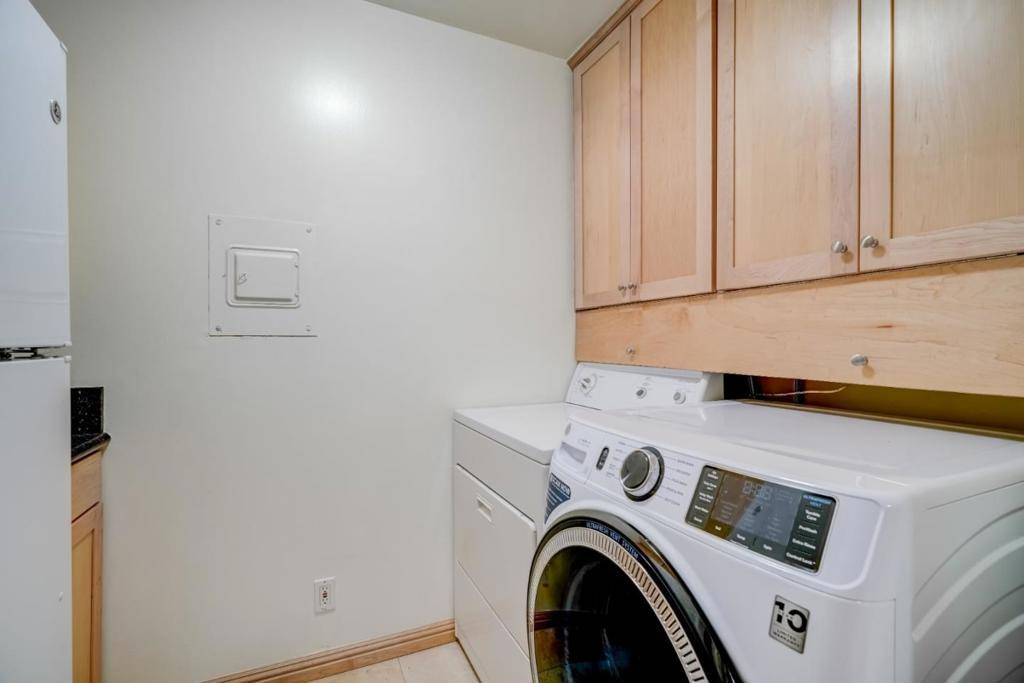 San Mateo, CA 94403,35 28th AVE #302