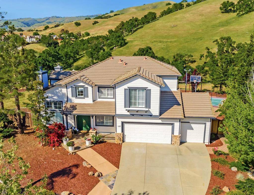 San Jose, CA 95135,3163 Hawkcrest CIR
