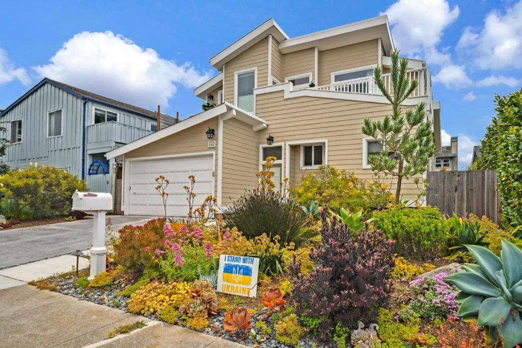 Half Moon Bay, CA 94019,408 Roosevelt BLVD