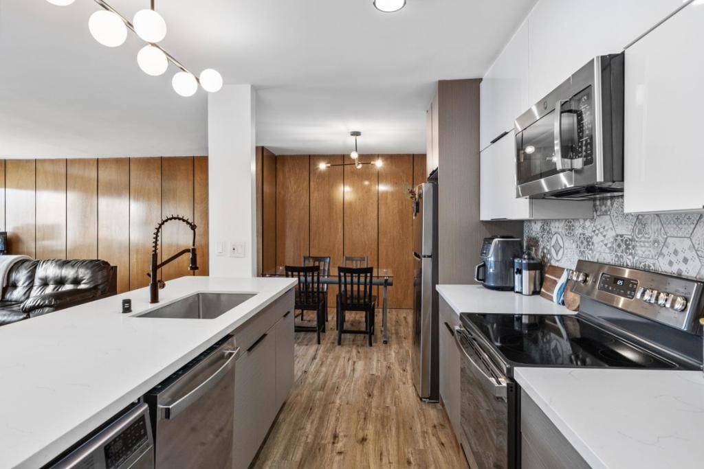 Oakland, CA 94610,360 Vernon ST #304