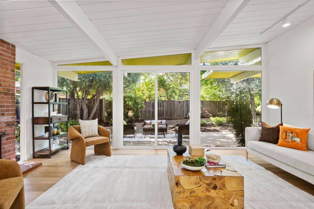 Palo Alto, CA 94303,3310 Kenneth DR