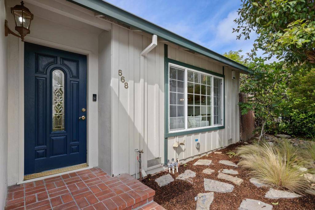 Redwood City, CA 94062,668 Canyon RD
