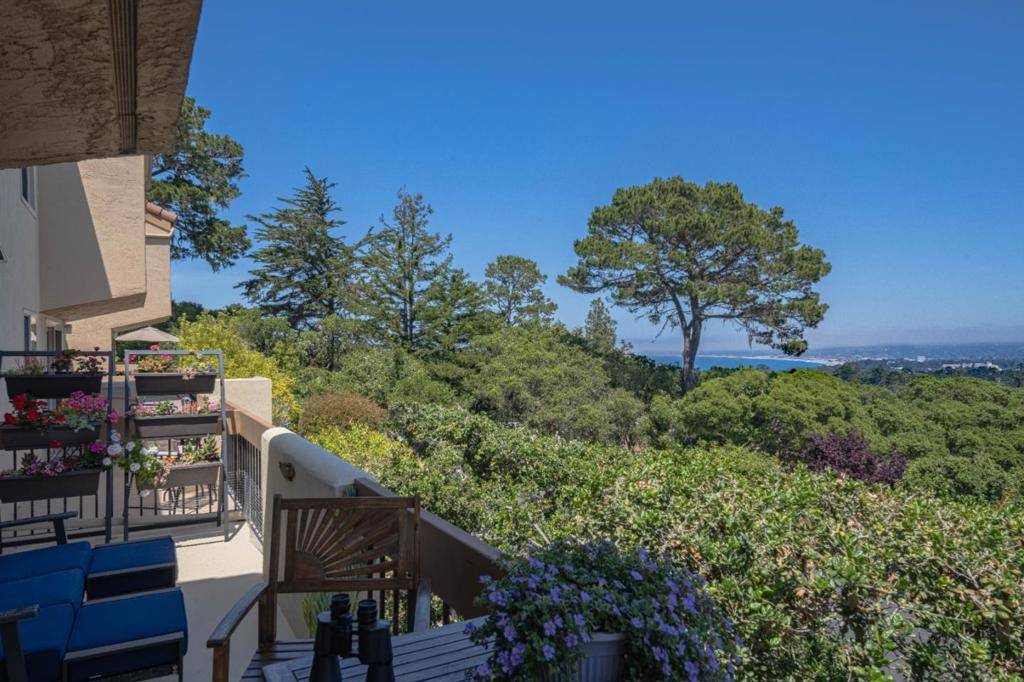 Monterey, CA 93940,1105 Golden Oaks LN
