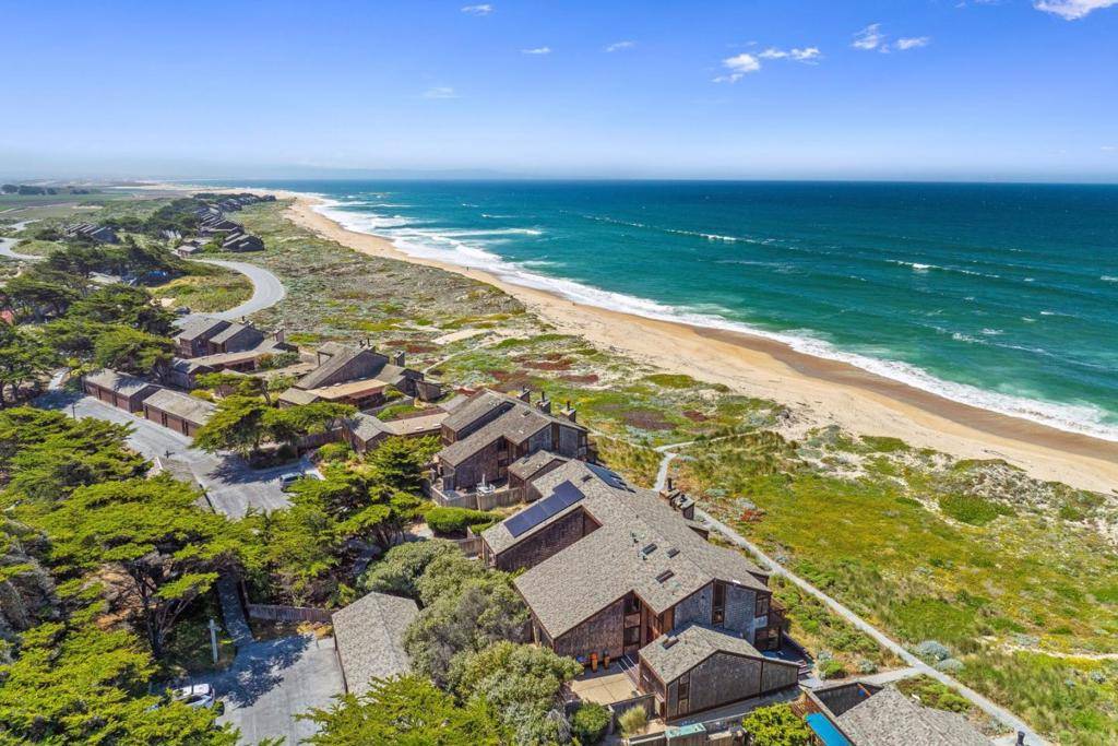 Moss Landing, CA 95039,172 Monterey Dunes WAY