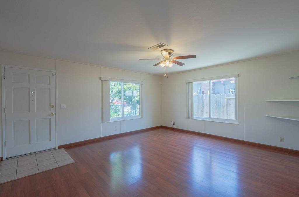 Salinas, CA 93906,658 Los Coches AVE