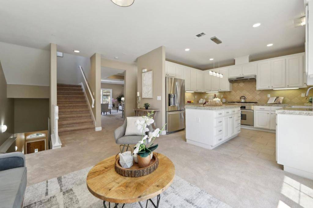811 La Montagne PL South San Francisco, CA 94080