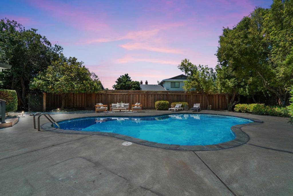 San Jose, CA 95124,2325 Walden SQ