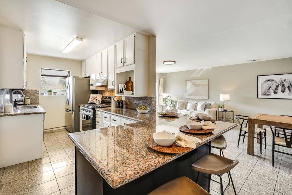 East Palo Alto, CA 94303,2270 Brentwood CT