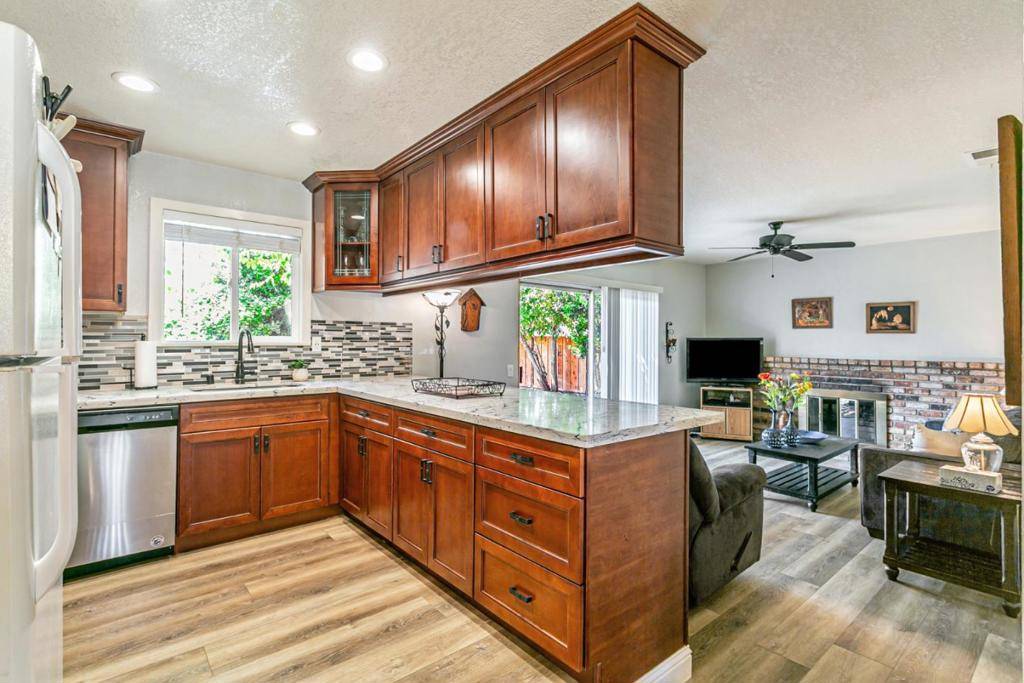 970 Ortega CIR Gilroy, CA 95020