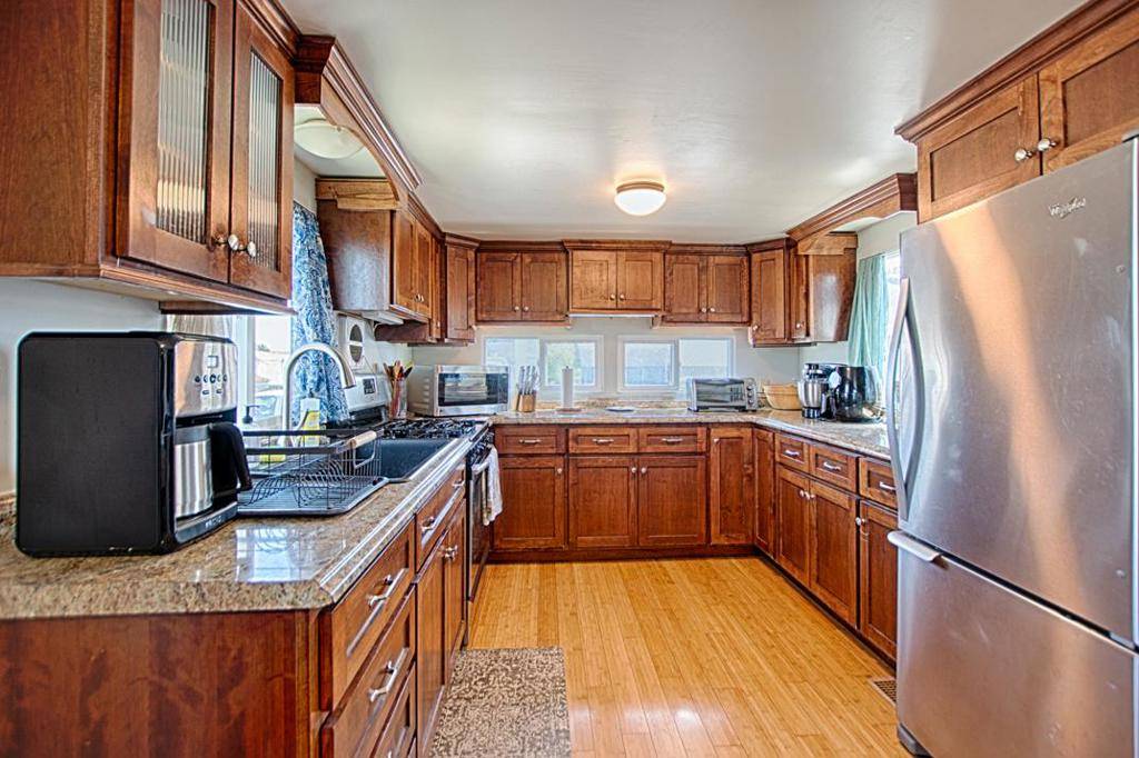 Santa Cruz, CA 95062,890 38th AVE
