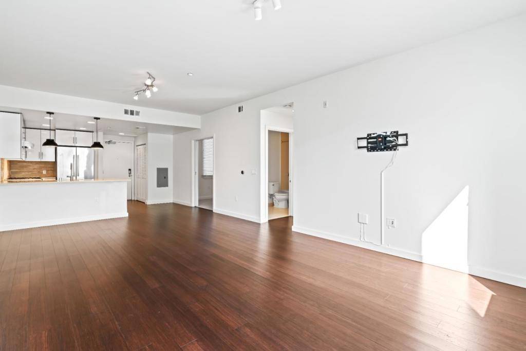 570 Innes AVE #203 San Francisco, CA 94124