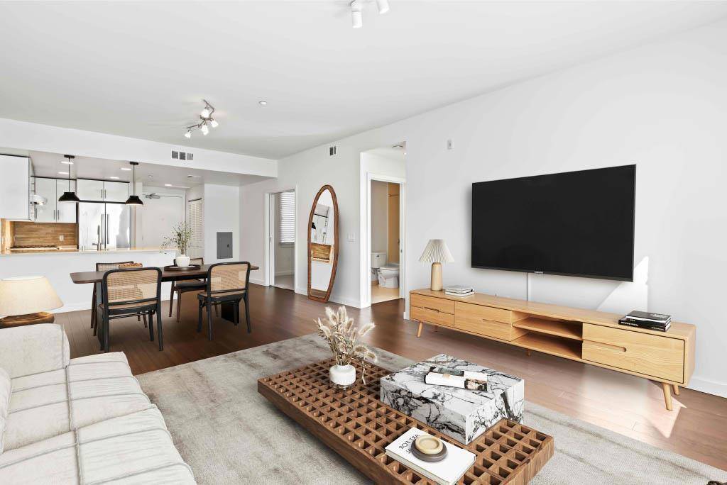 San Francisco, CA 94124,570 Innes AVE #203