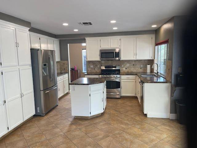 Davis, CA 95618,1418 Eligio LN