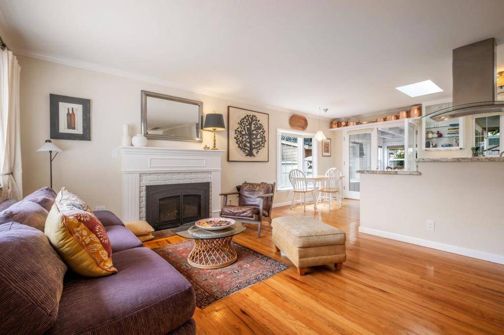 Aptos, CA 95003,111 Farley DR