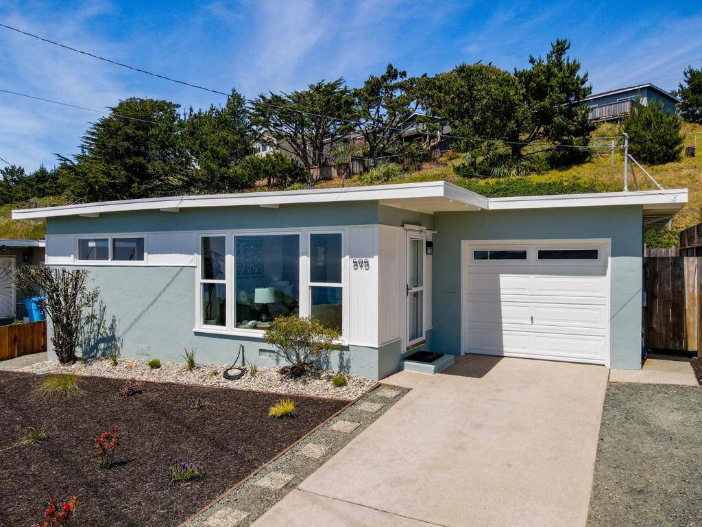 Pacifica, CA 94044,595 Manor DR